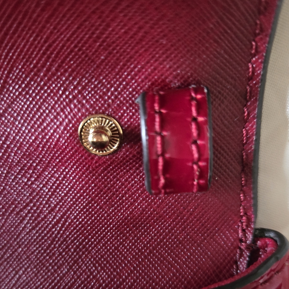 💫Michael Kors: "Tina" Patent- Leather Clutch Crossbody - Picture 10 of 11